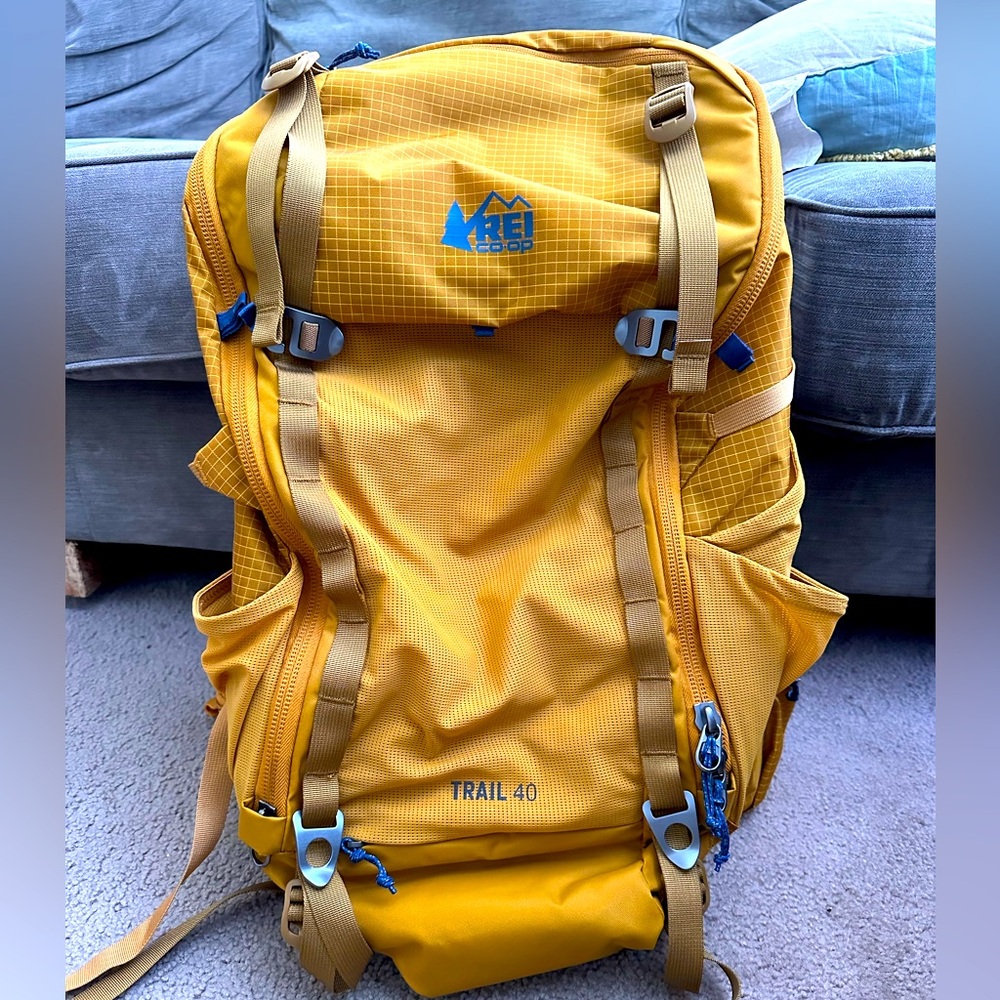 NWOT REI co-op Trail 40 pack — Men’s Medium